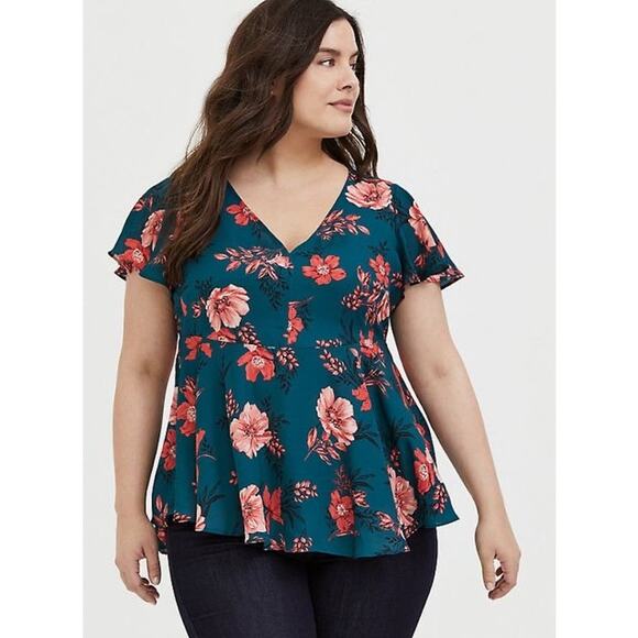 EUC! Torrid 3 Floral Flutter sleeve Blouse - Picture 1 of 6